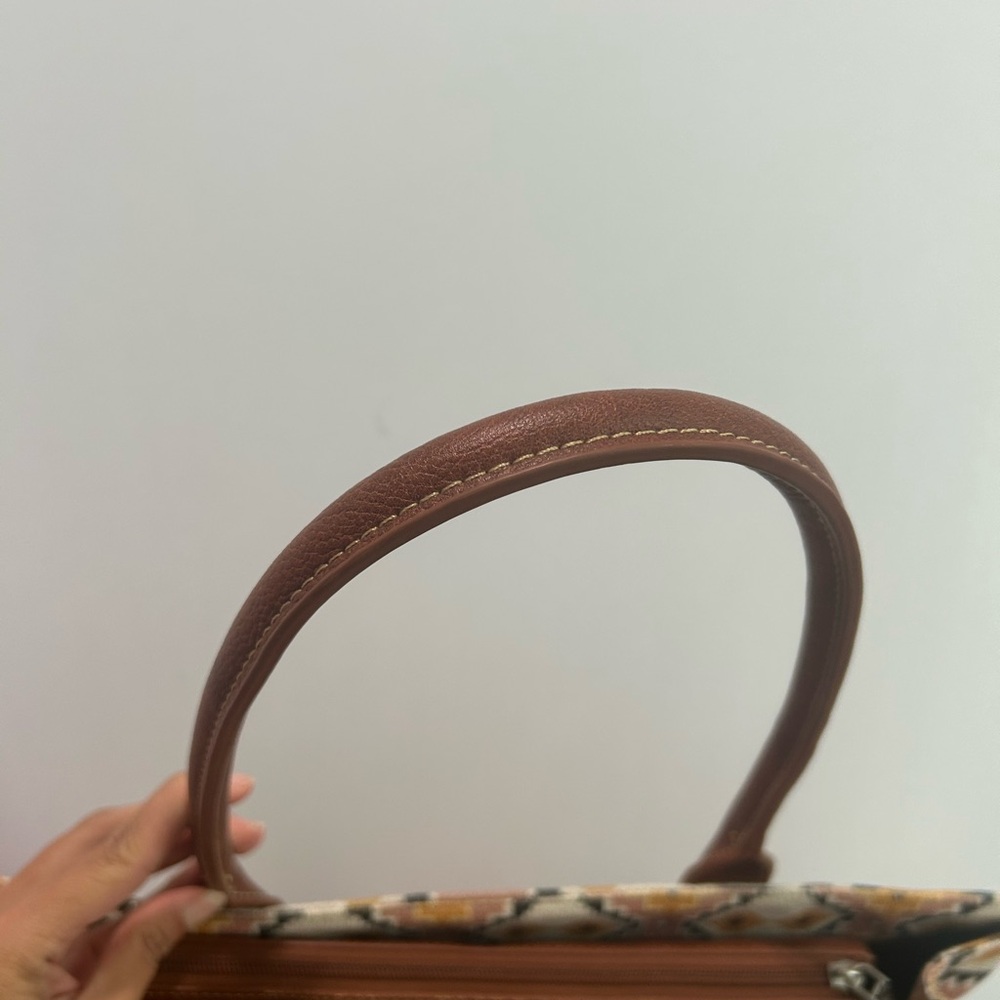 Wrangler Geometric Tan and Brown Tote - Picture 4 of 11